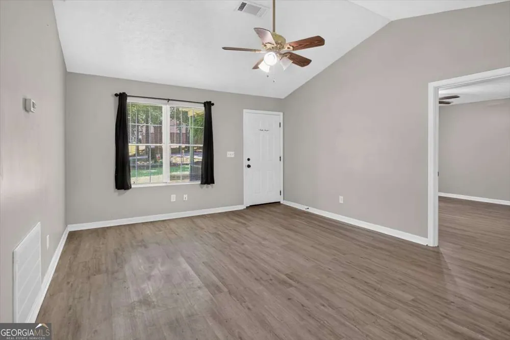 129 Whispering Pine LN NE White, GA 30184