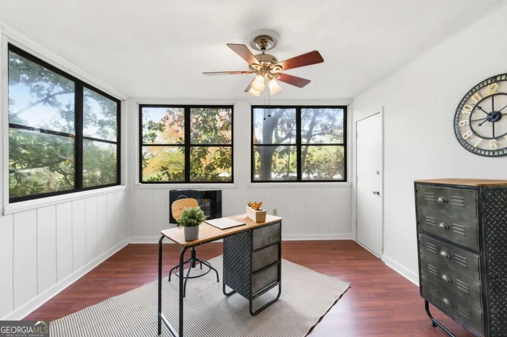 73 Montre SQ Atlanta, GA 30327
