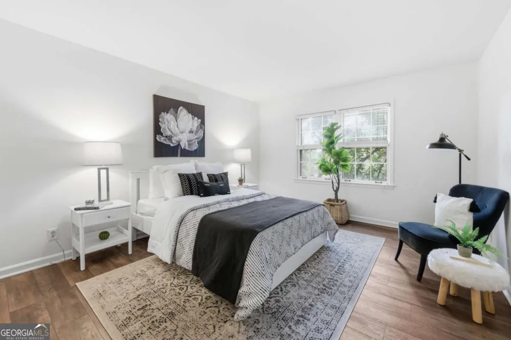 73 Montre SQ Atlanta, GA 30327