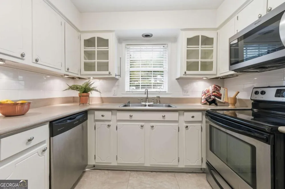 73 Montre SQ Atlanta, GA 30327