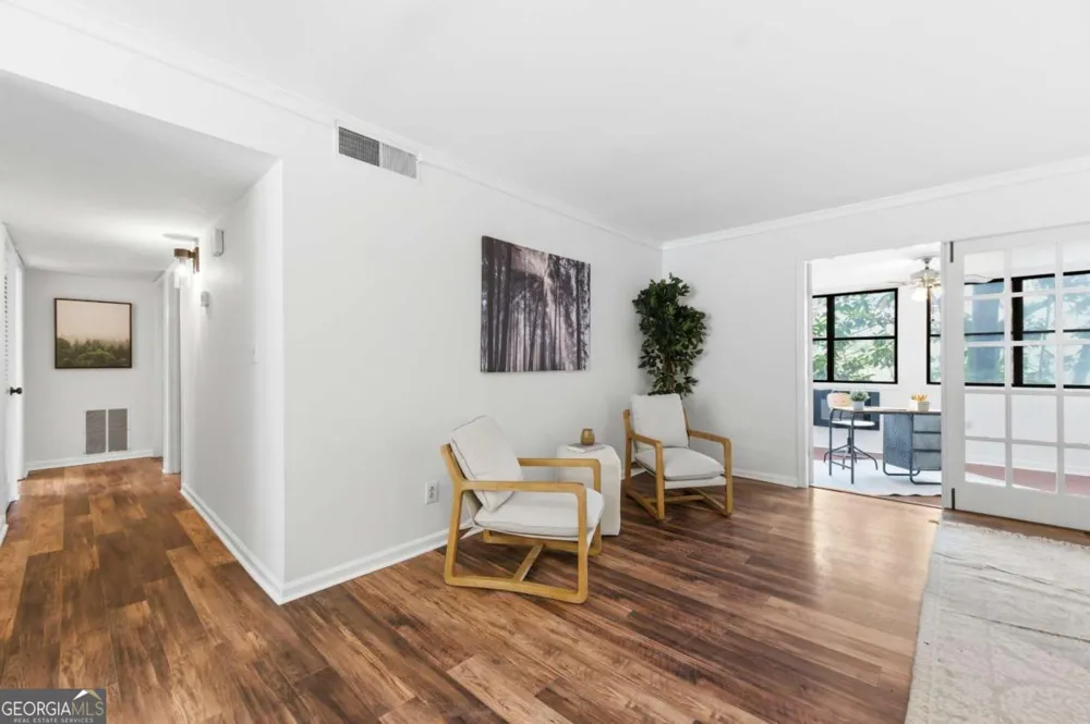 73 Montre SQ Atlanta, GA 30327