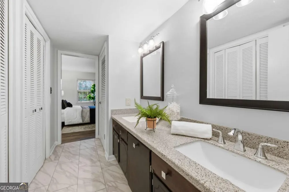 73 Montre SQ Atlanta, GA 30327