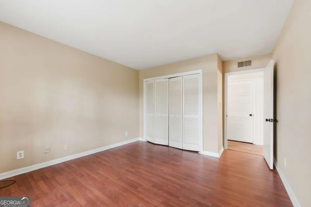 73 Montre SQ Atlanta, GA 30327