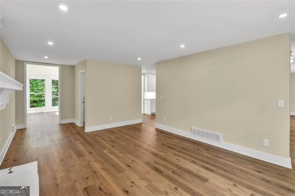 4587 Gilhams RD NE Roswell, GA 30075