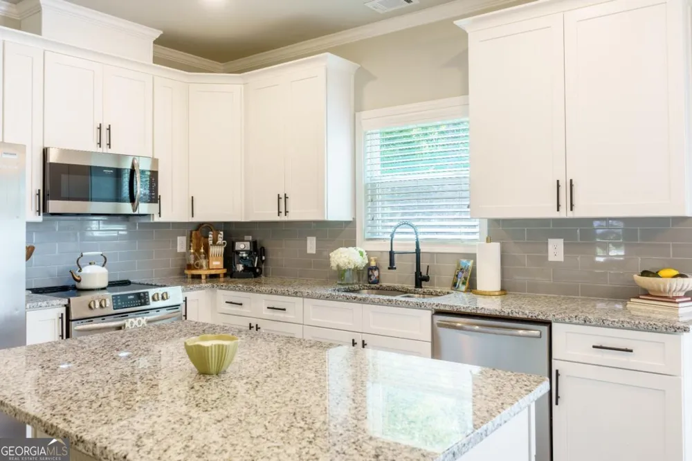 398 Sunset DR Statham, GA 30666