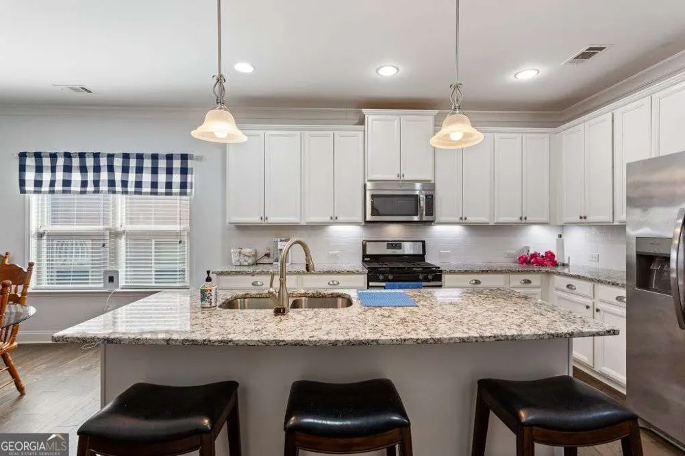 6867 Flagstone WAY Flowery Branch, GA 30542