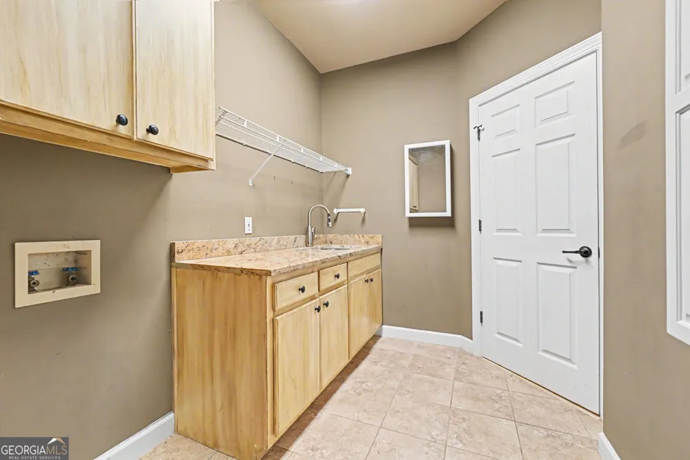 5519 Corn Mill LN Powder Springs, GA 30127