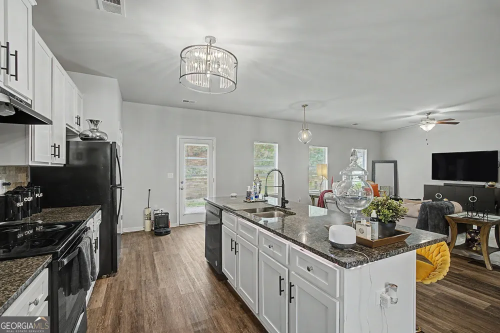 4299 Traipse PATH Ellenwood, GA 30294