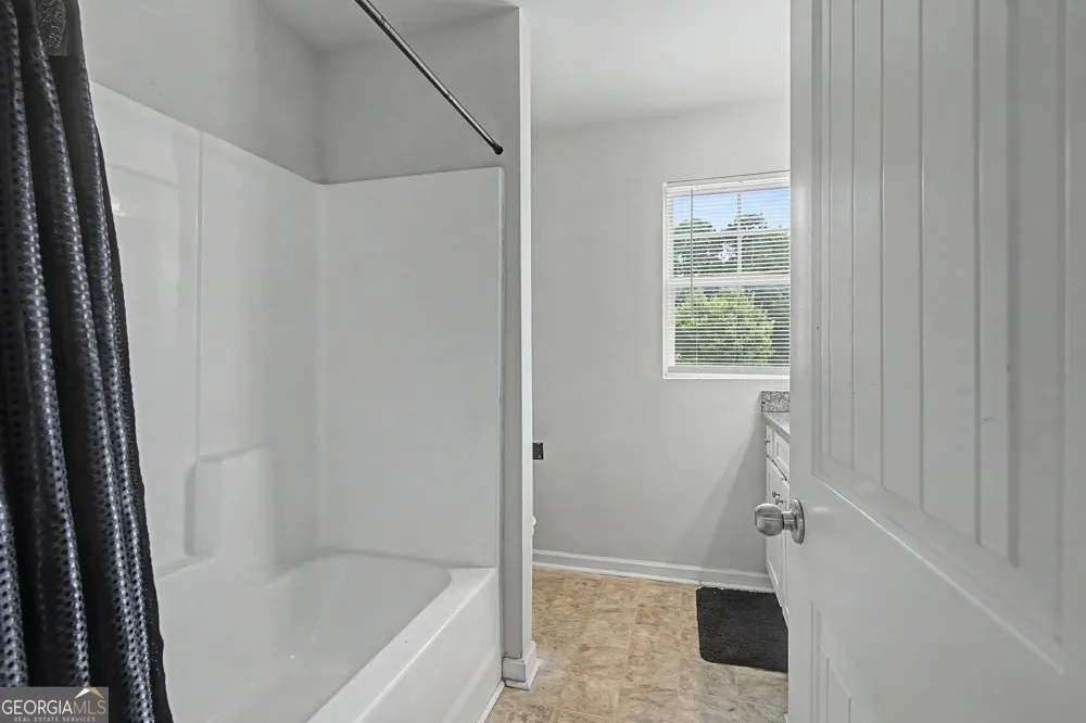 4299 Traipse PATH Ellenwood, GA 30294