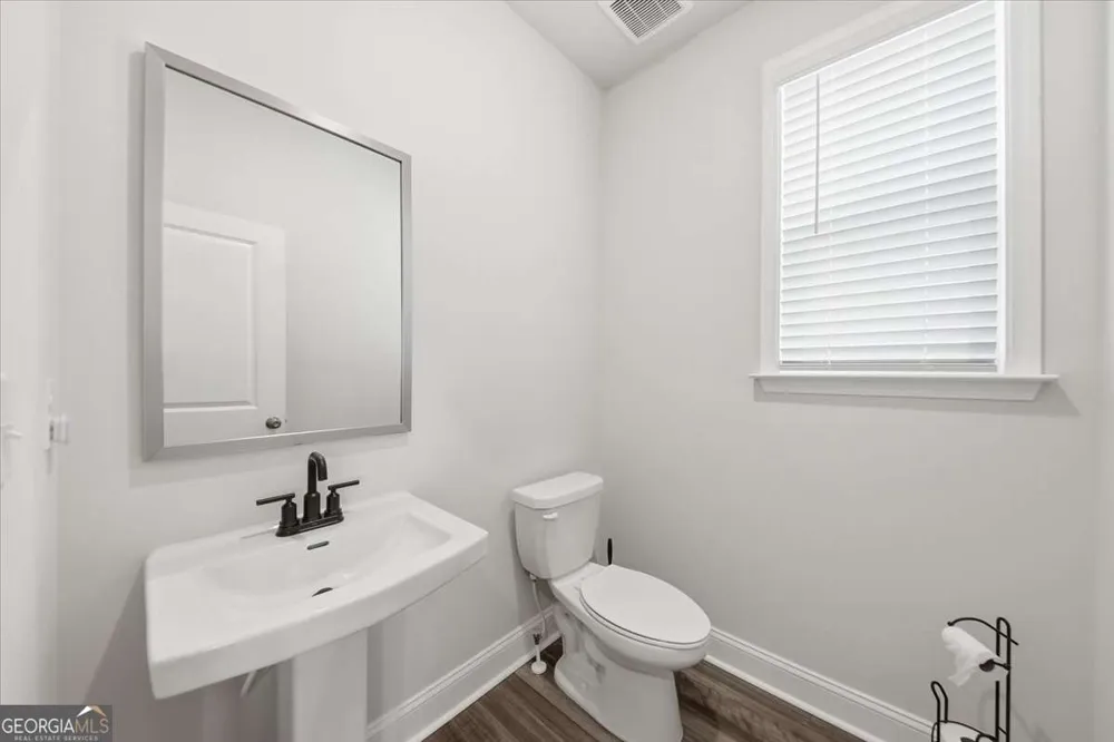 3939 Alderstone DR Flowery Branch, GA 30542