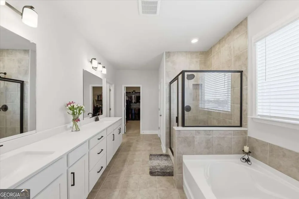 3939 Alderstone DR Flowery Branch, GA 30542