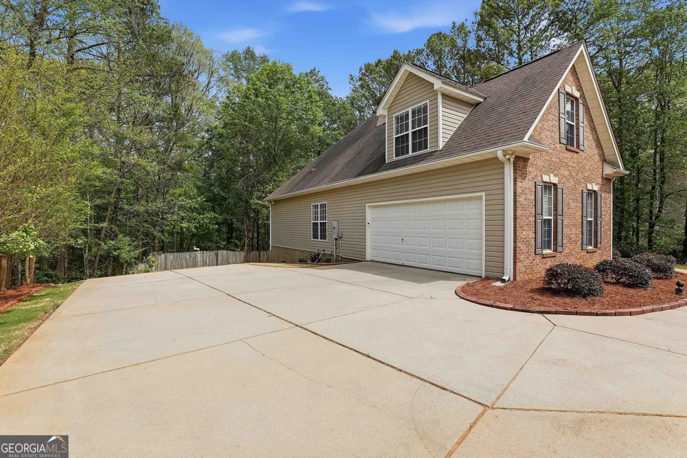 25 Lyndhurst WAY Sharpsburg, GA 30277