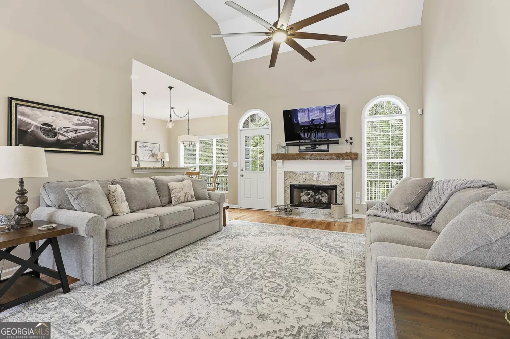 25 Lyndhurst WAY Sharpsburg, GA 30277