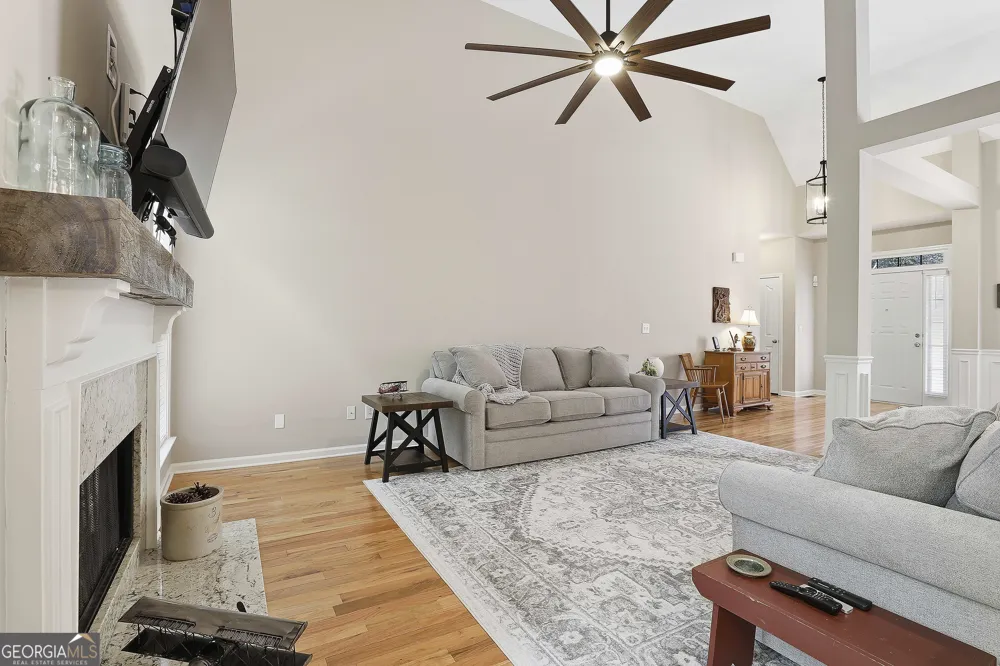 25 Lyndhurst WAY Sharpsburg, GA 30277