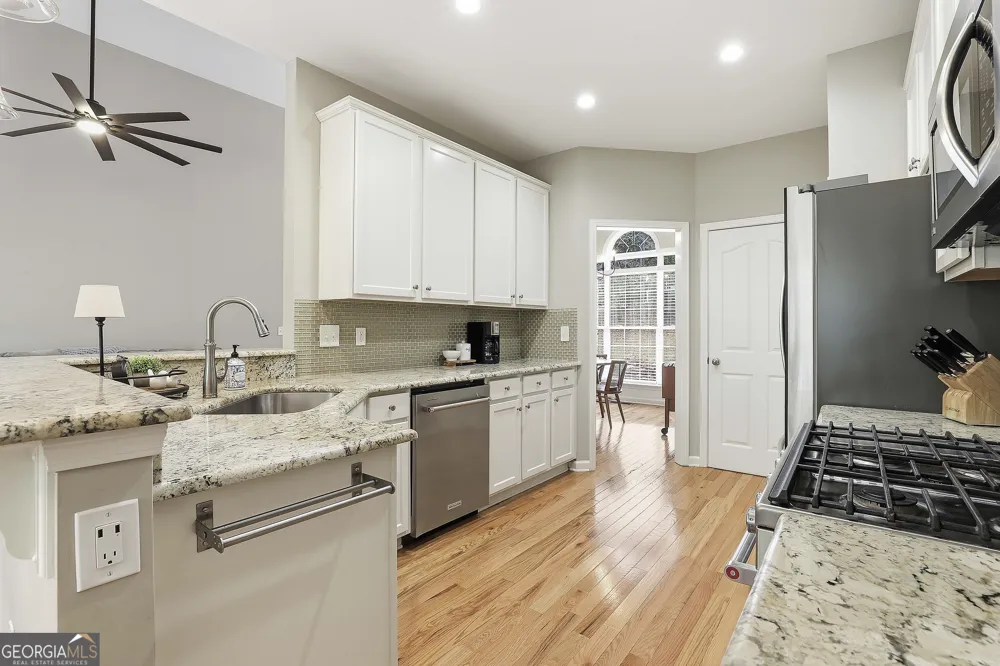 25 Lyndhurst WAY Sharpsburg, GA 30277