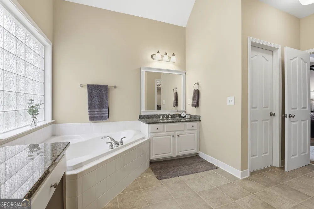 25 Lyndhurst WAY Sharpsburg, GA 30277