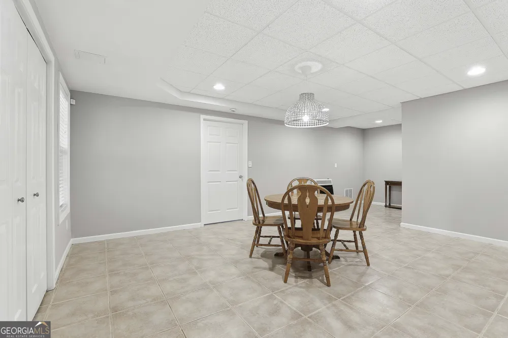 25 Lyndhurst WAY Sharpsburg, GA 30277
