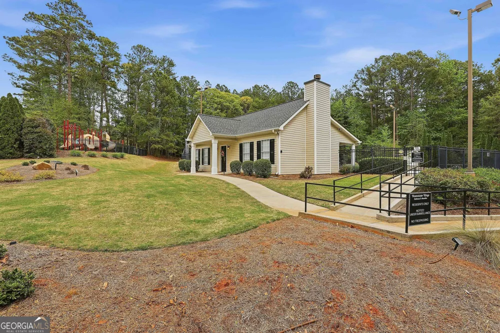 25 Lyndhurst WAY Sharpsburg, GA 30277