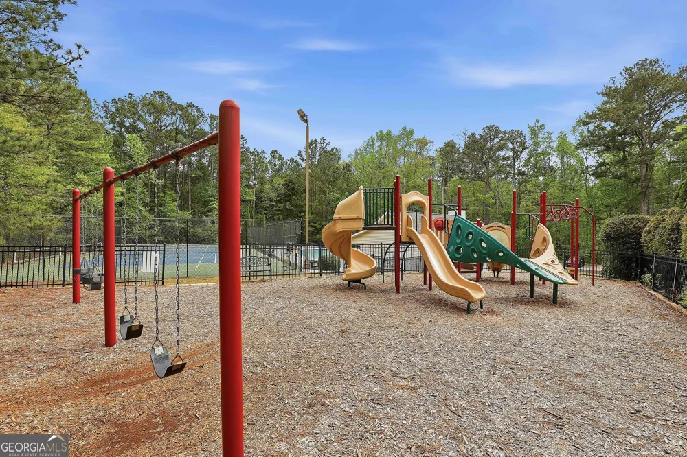 25 Lyndhurst WAY Sharpsburg, GA 30277