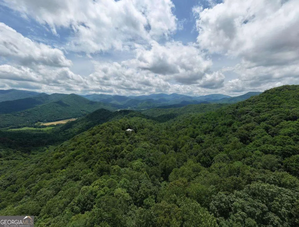 34 AC Caesar Gap RD Hiawassee, GA 30546