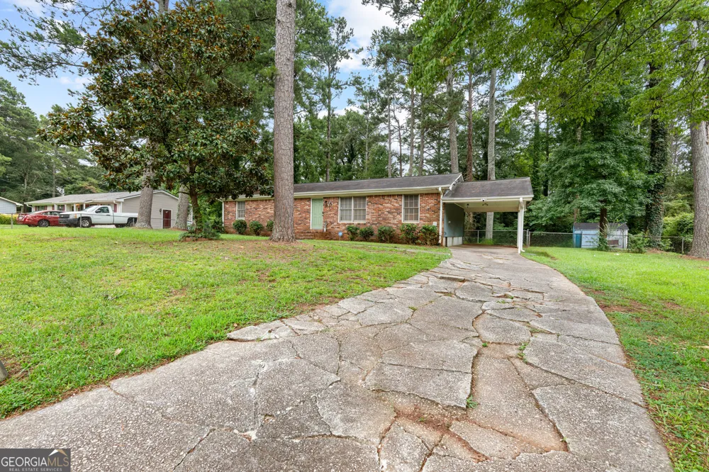 859 King DR SE Conyers, GA 30094