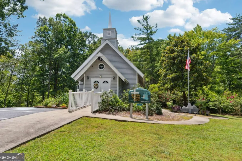 207 Canyon PASS Cleveland, GA 30528