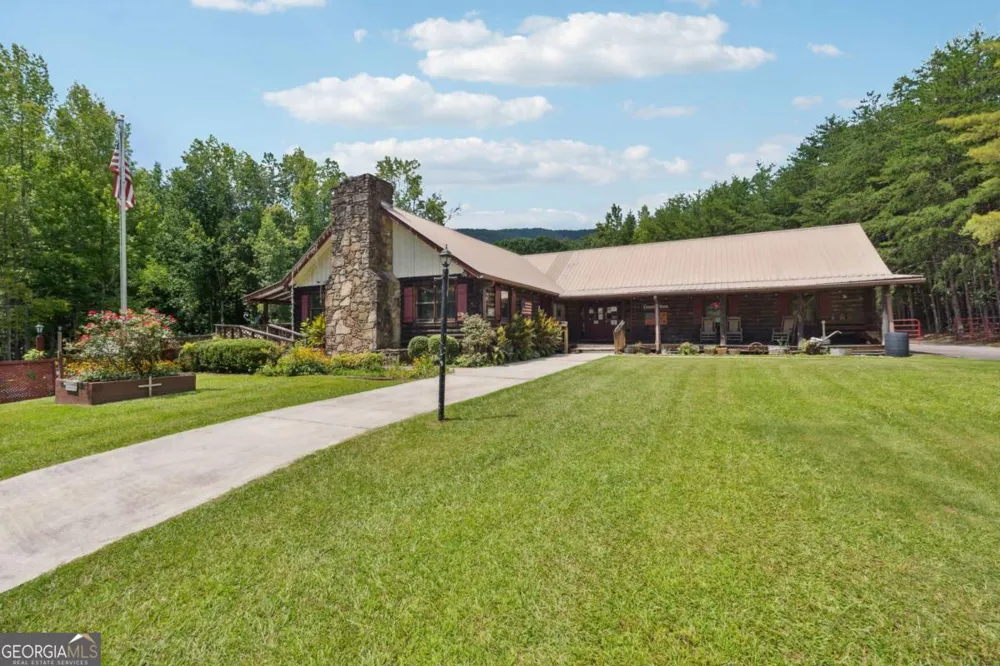 207 Canyon PASS Cleveland, GA 30528