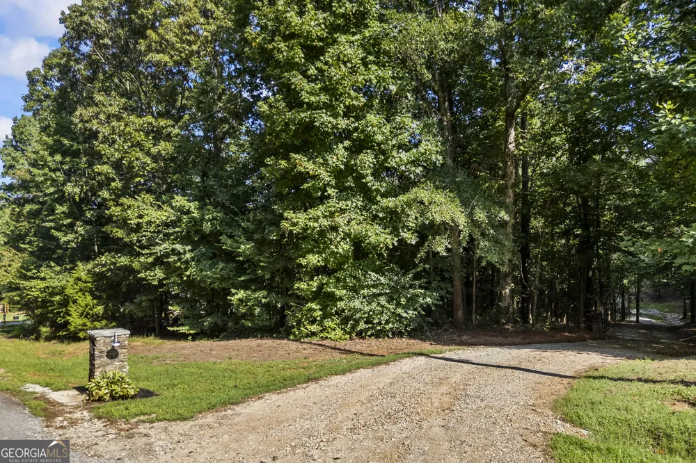 540 James Maxwell RD Commerce, GA 30529