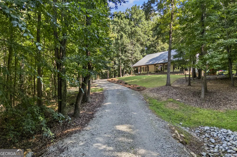 540 James Maxwell RD Commerce, GA 30529