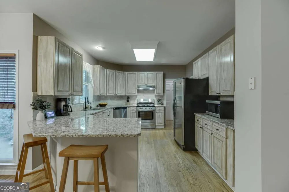 651 Sweetfern LN Sugar Hill, GA 30518