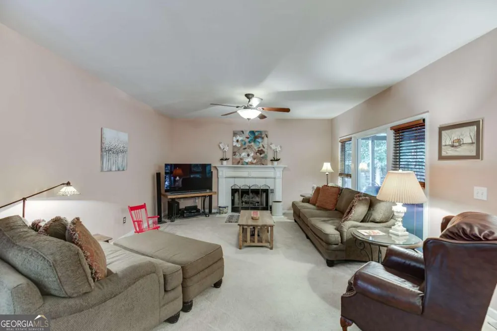 651 Sweetfern LN Sugar Hill, GA 30518