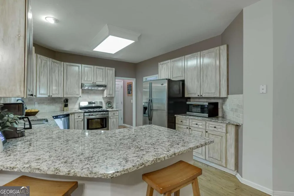 651 Sweetfern LN Sugar Hill, GA 30518