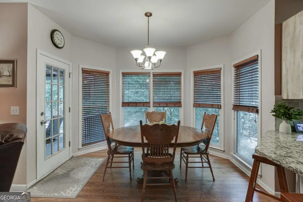 651 Sweetfern LN Sugar Hill, GA 30518