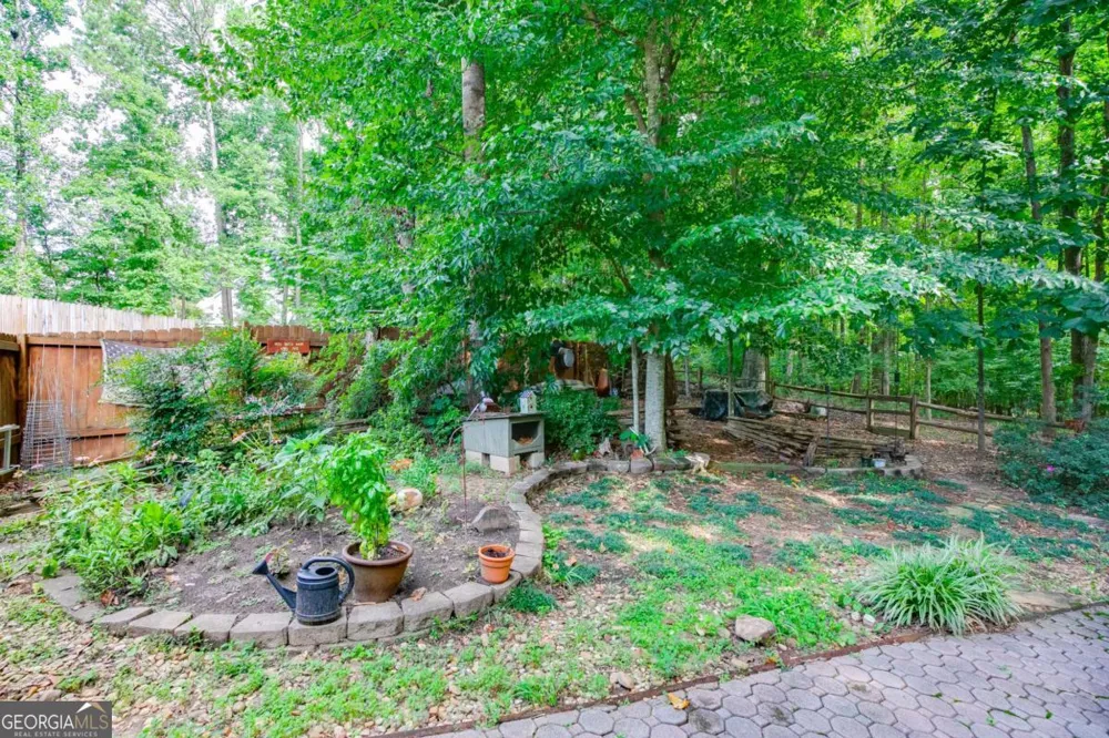 651 Sweetfern LN Sugar Hill, GA 30518