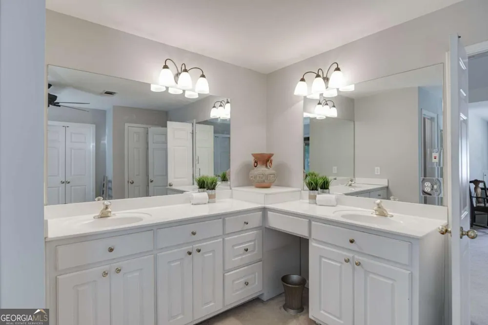 651 Sweetfern LN Sugar Hill, GA 30518