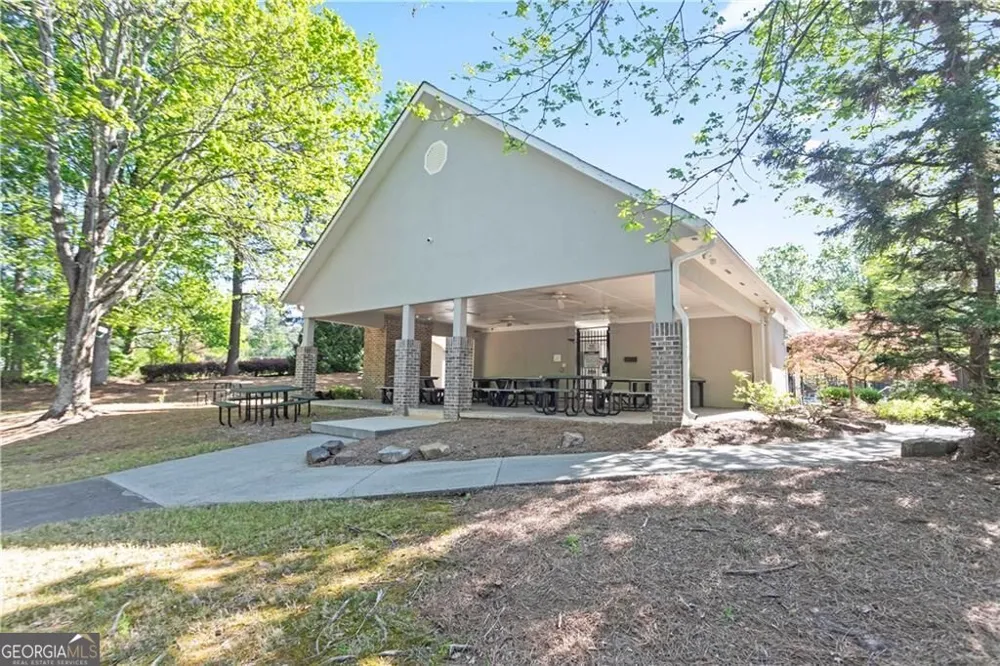 651 Sweetfern LN Sugar Hill, GA 30518