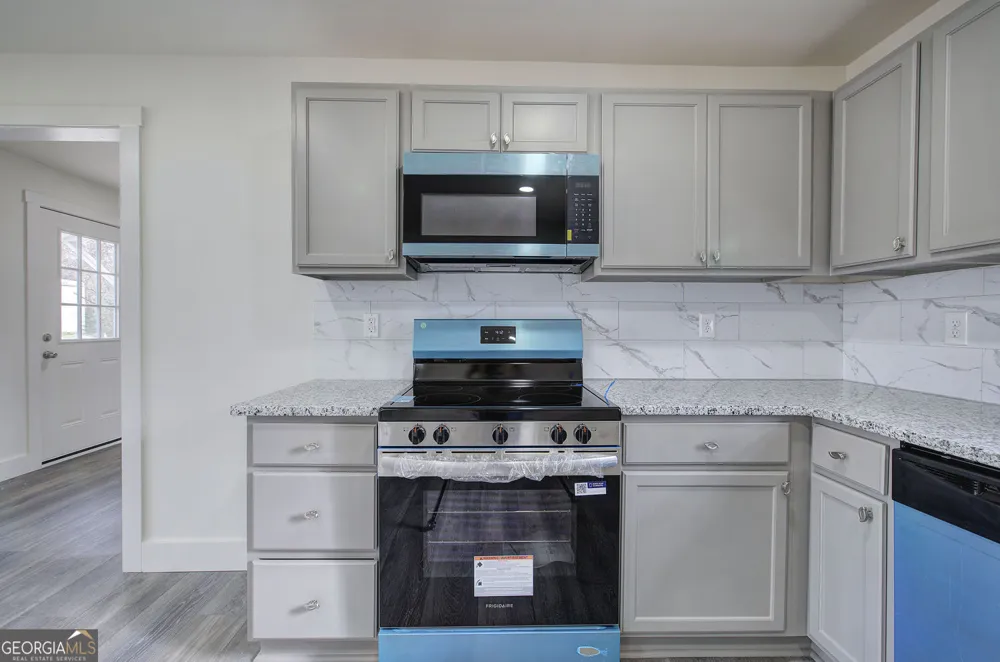 30 Grove CIR Cartersville, GA 30120