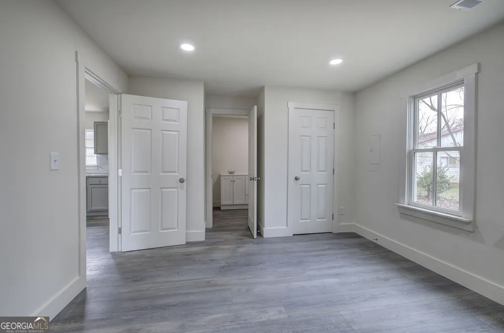 30 Grove CIR Cartersville, GA 30120