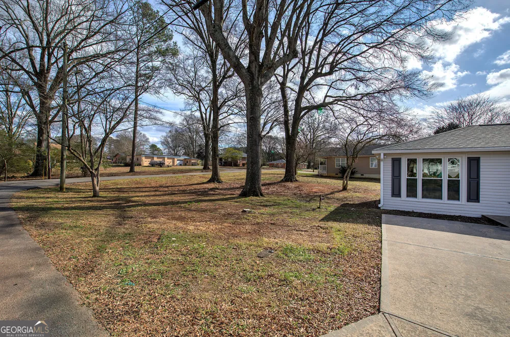30 Grove CIR Cartersville, GA 30120