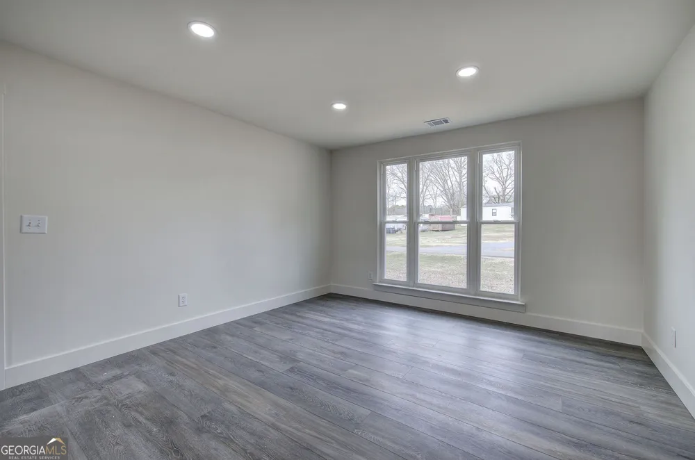 30 Grove CIR Cartersville, GA 30120