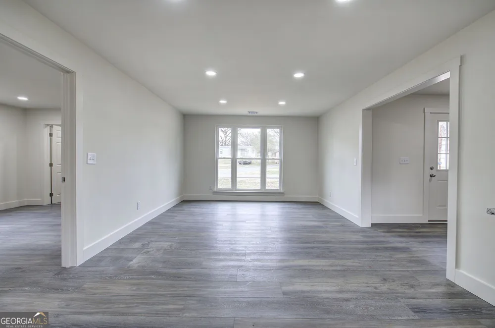 30 Grove CIR Cartersville, GA 30120