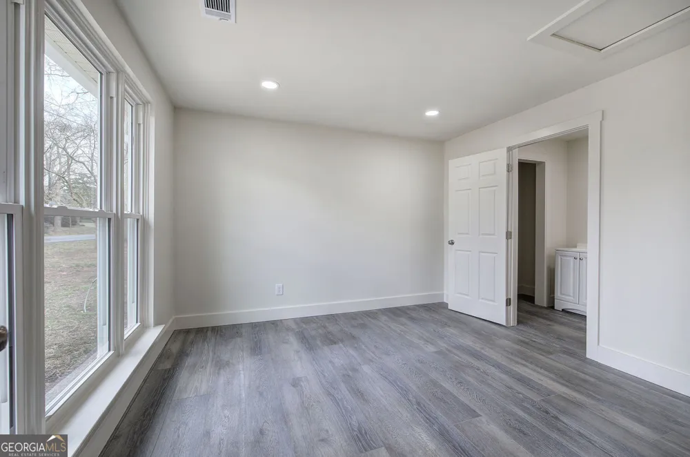 30 Grove CIR Cartersville, GA 30120