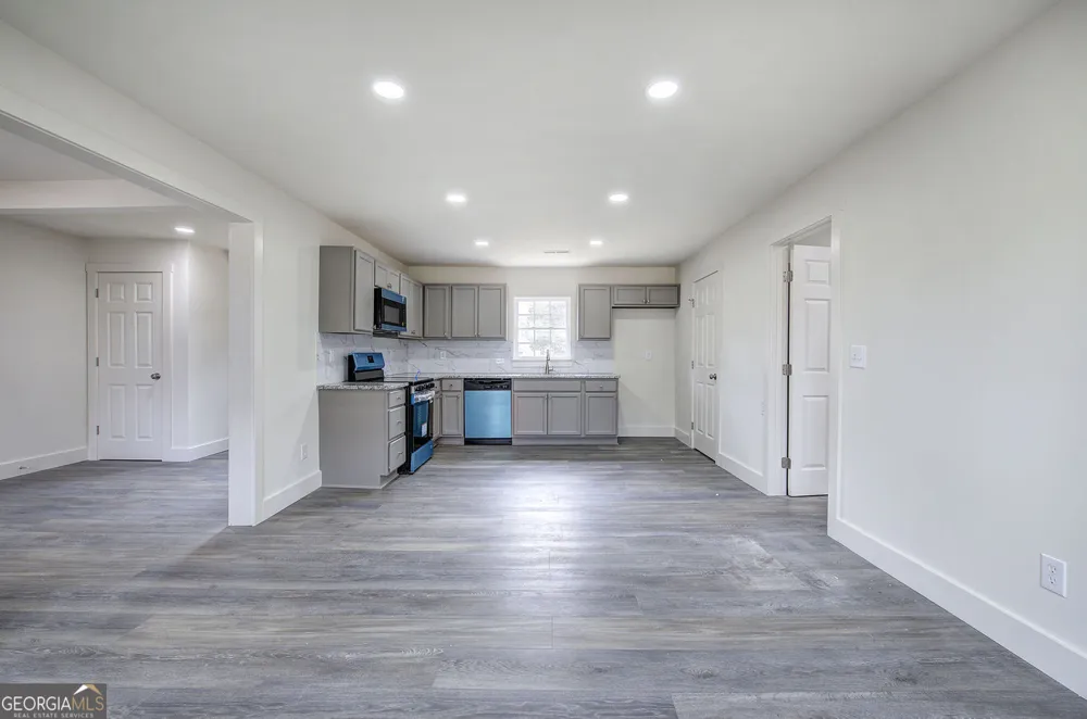 30 Grove CIR Cartersville, GA 30120