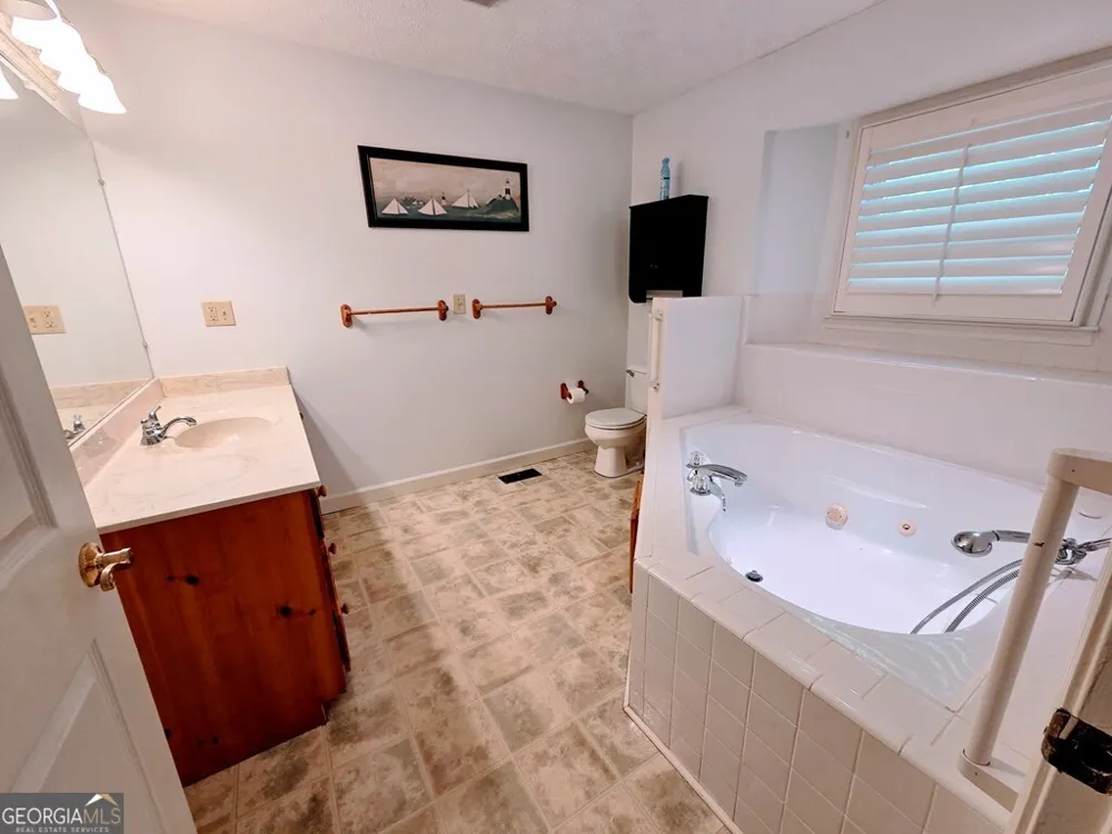 92 Misty Mountain TRL Morganton, GA 30560