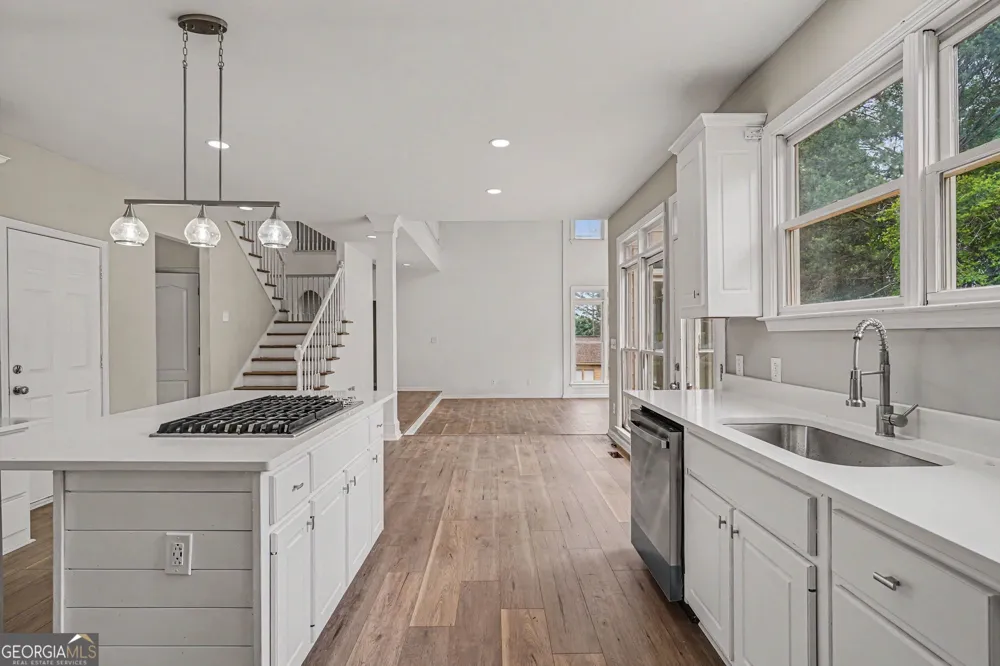 3927 Broadleaf WALK Ellenwood, GA 30294