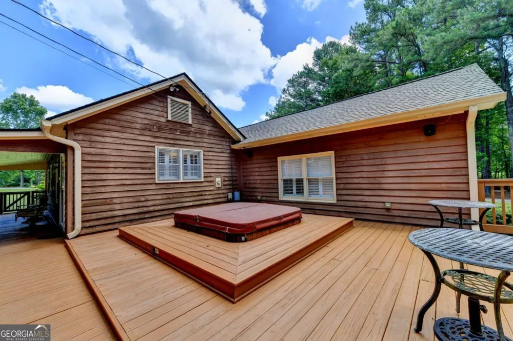 1889 Ridgedale DR Snellville, GA 30078