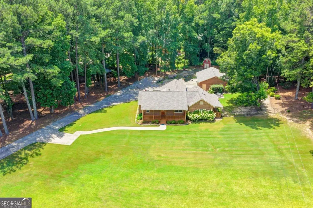 1889 Ridgedale DR Snellville, GA 30078