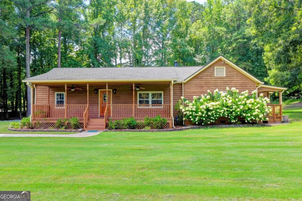 1889 Ridgedale DR Snellville, GA 30078