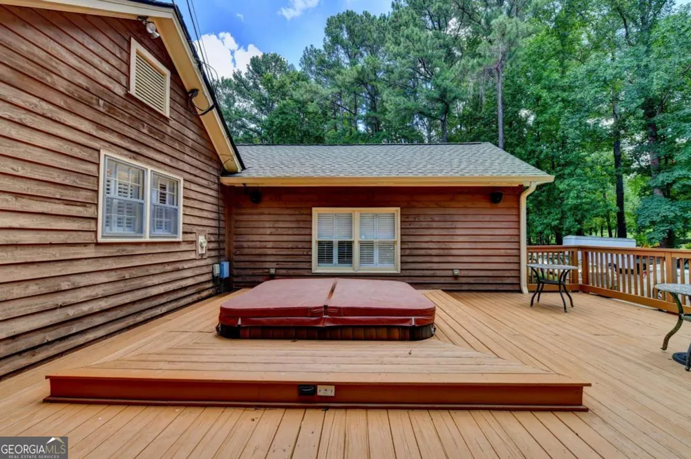 1889 Ridgedale DR Snellville, GA 30078