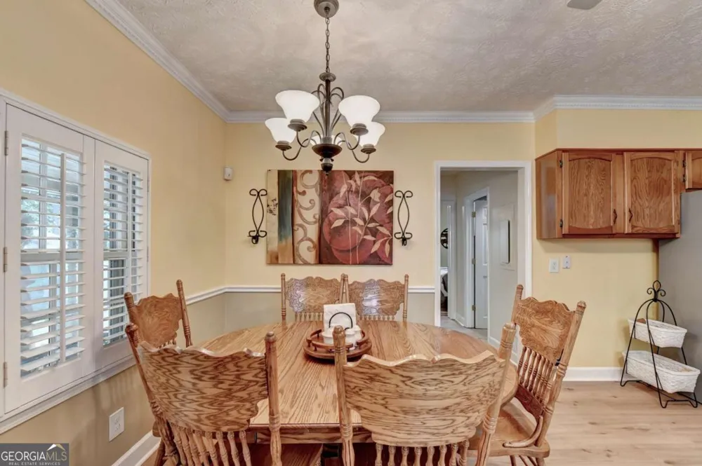 1889 Ridgedale DR Snellville, GA 30078